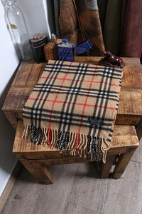 Burberrys&#039;  (31cm x 134cm) &quot;cashmere&quot; made in ENGLAND
